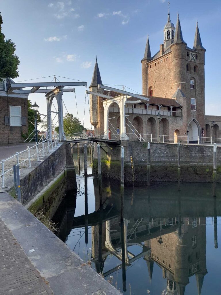 Zuidhavenpoort vanaf de oude haven Zierikzee