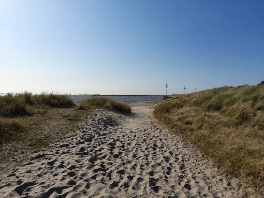 strandje in de buurt van Zierikzee