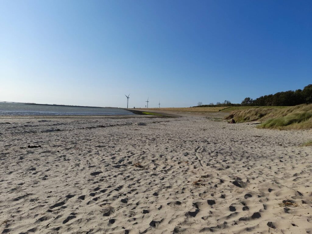 zierikzee zwemmen strand in de buurt